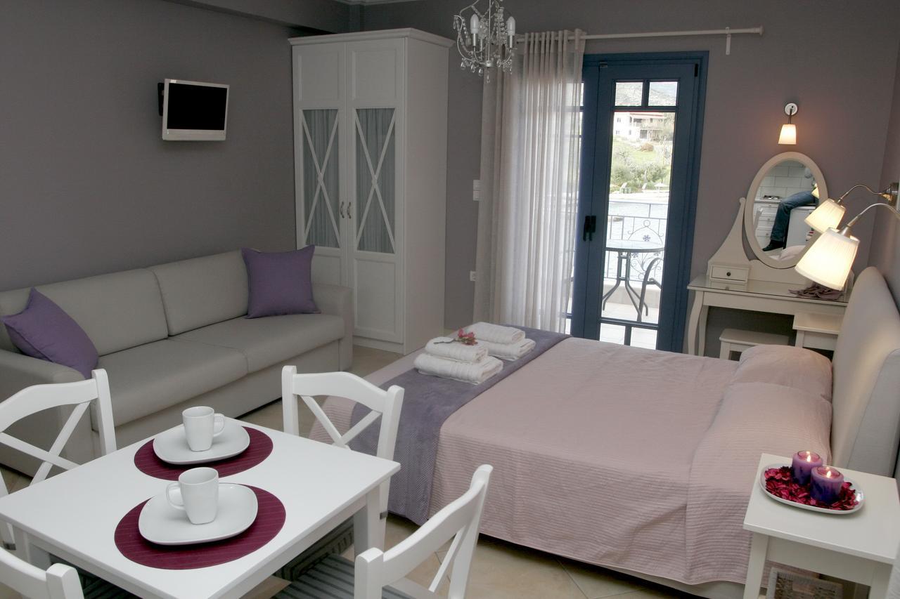 Boutique Hotel Iasmos Trizonia Ngoại thất bức ảnh